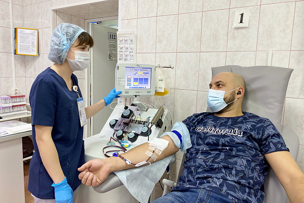 В Окружную станцию переливания крови приняты новые врачи