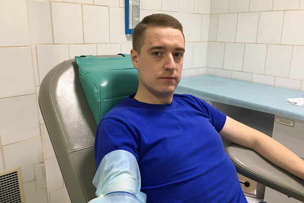 Всегда придут на помощь: сотрудники МЧС России пополнили банк крови