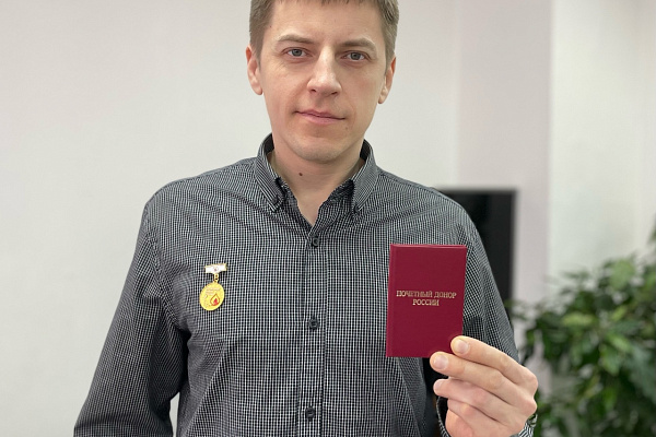 Донорам Югры вручили новые медали