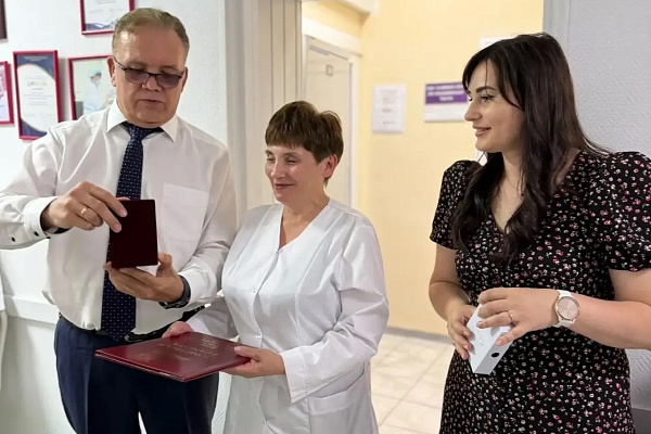 Медицинские работники Службы крови отмечены высокими наградами