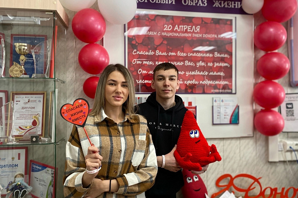 200 югорчан отметили День донора на станции переливания крови